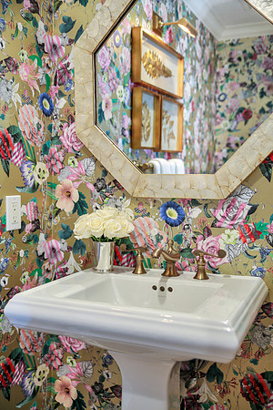 Half Bath / Wallpaper